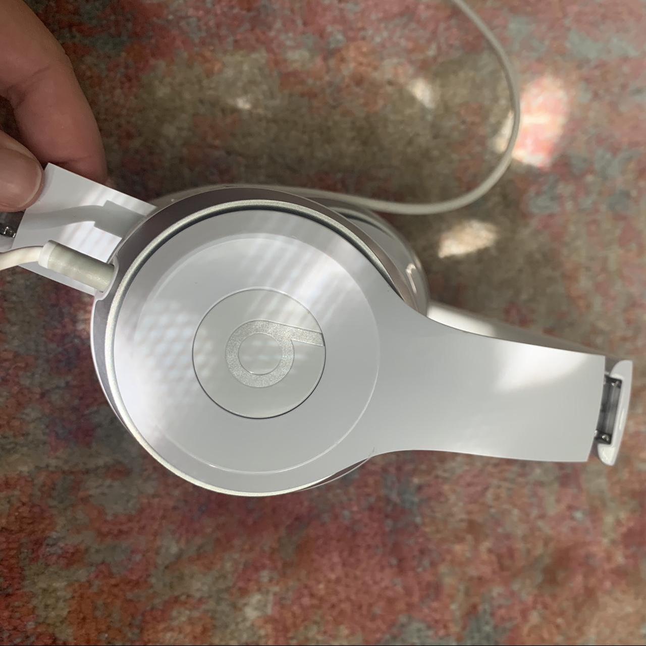 Product Image 1 - Wired headphones - no Bluetooth!!