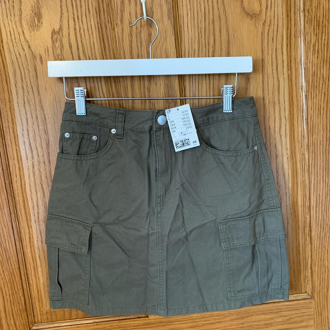 H&M Khaki zip up skirt Perfect for summer Size 8... Depop