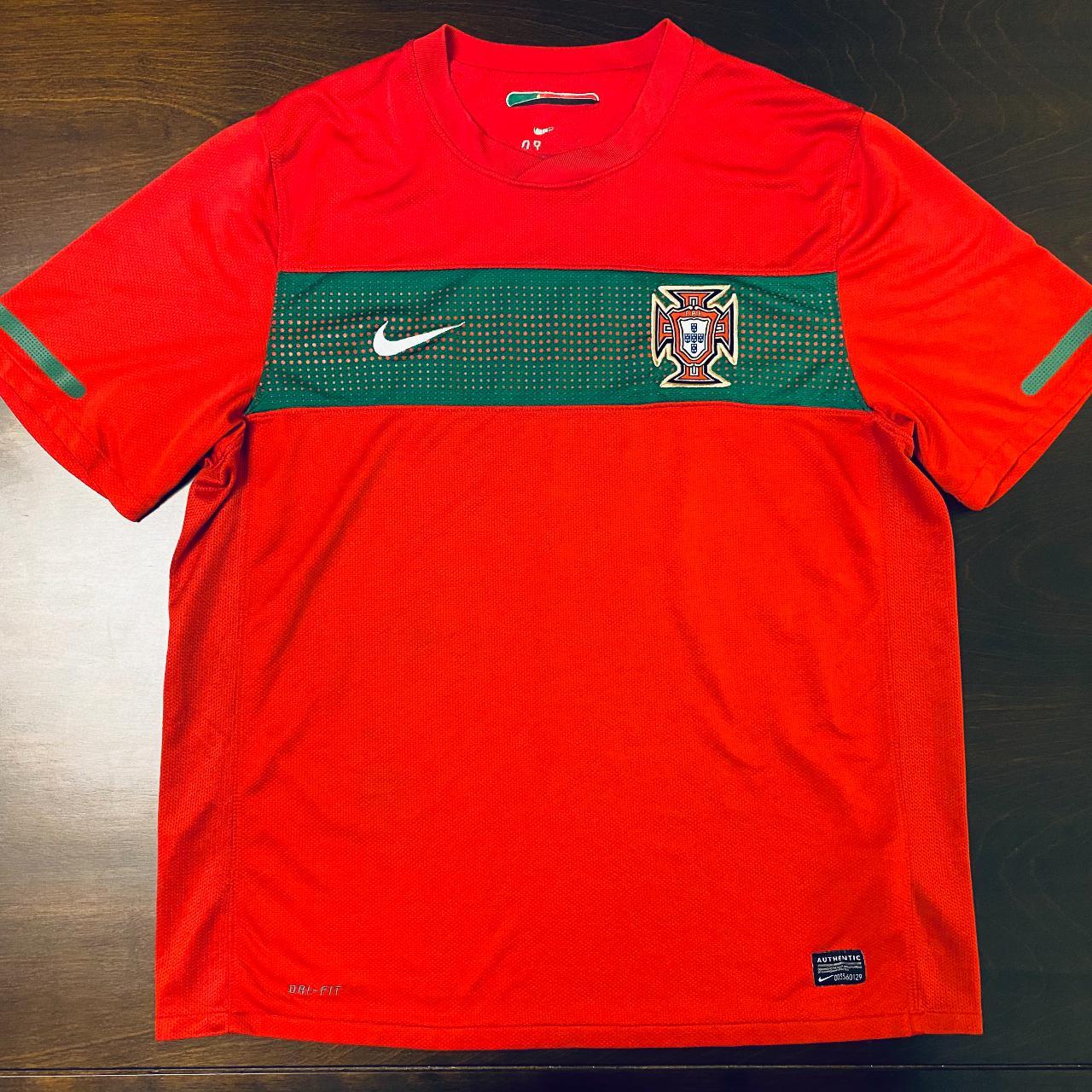 Nike Men's Red and Green Tshirt Depop