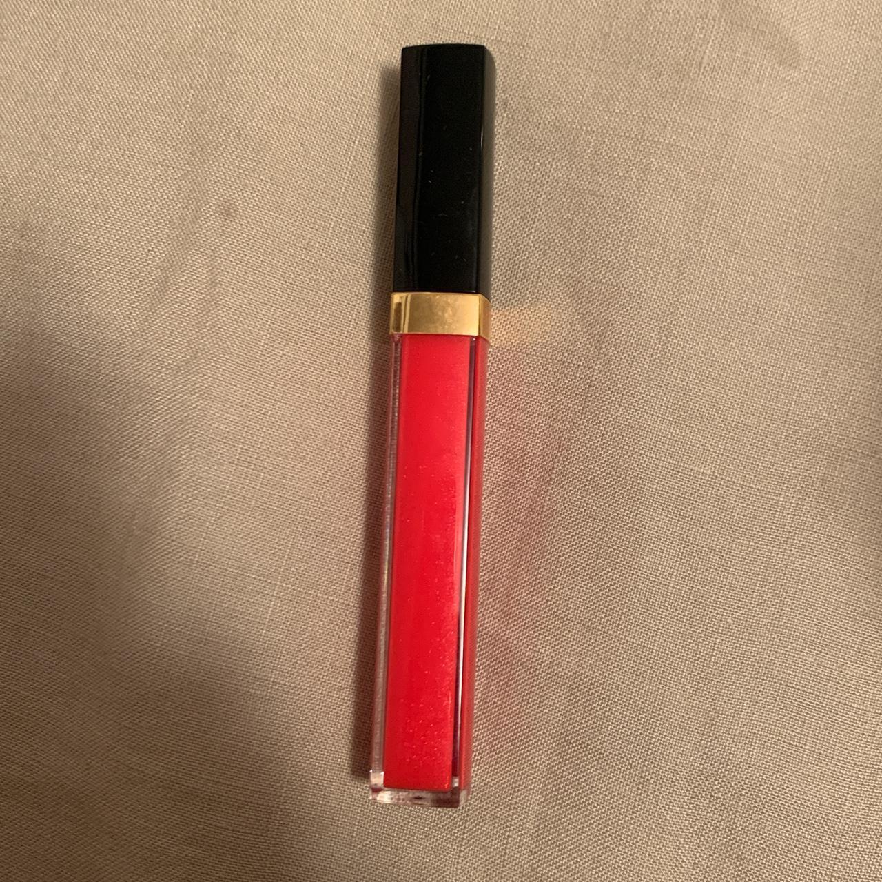 Ræv Regeringsforordning blast Chanel lip gloss Gives a red tint I have two so I... - Depop