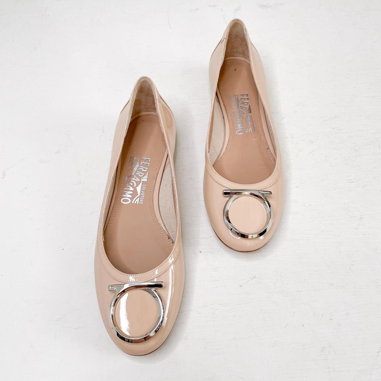 ferragamo gancini flats