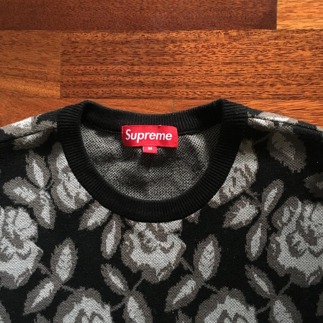 Size medium // supreme roses sweater // great condition