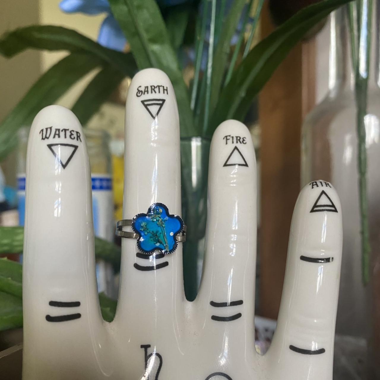 y2k flower mood ring •adjustable band,... Depop