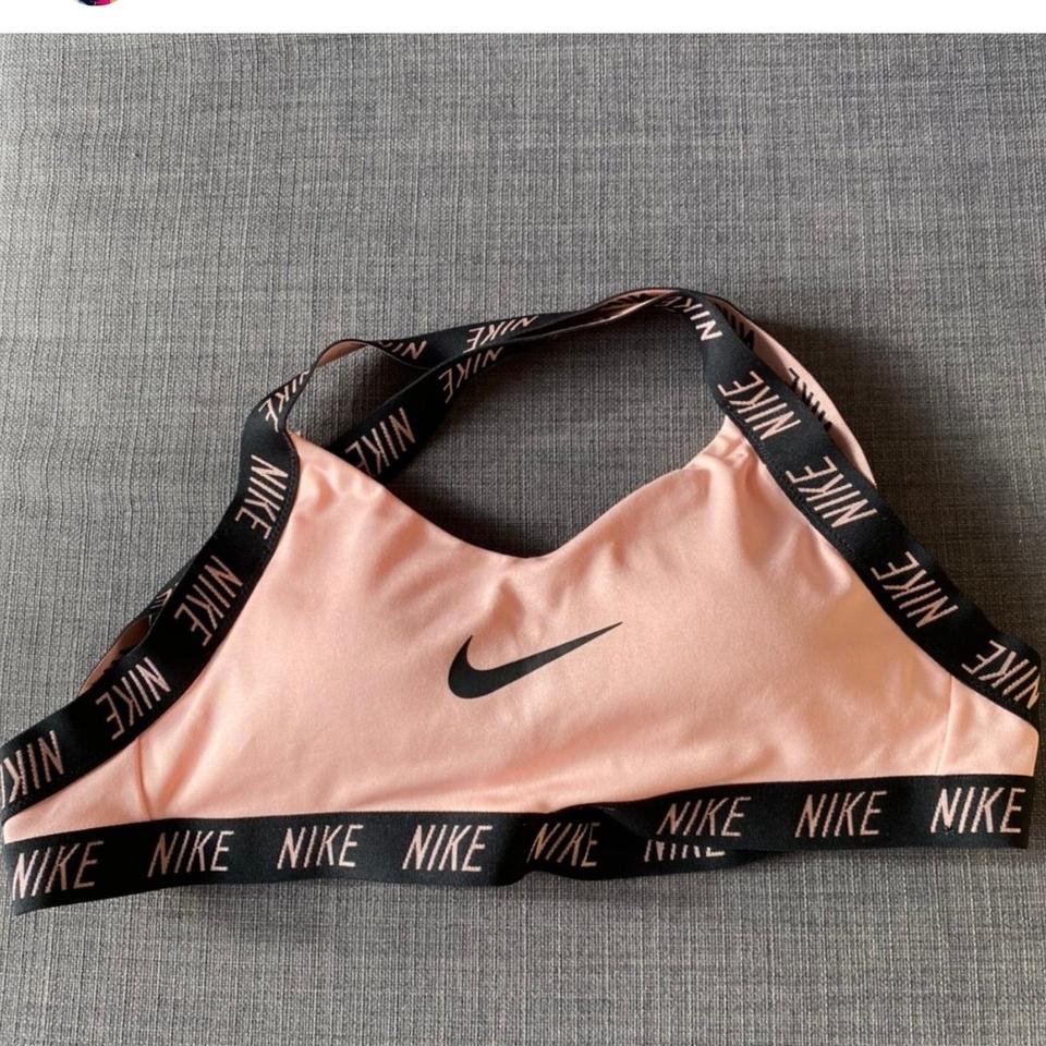 Nike sports bra Small 8-10 Worn a few times, fab - Depop