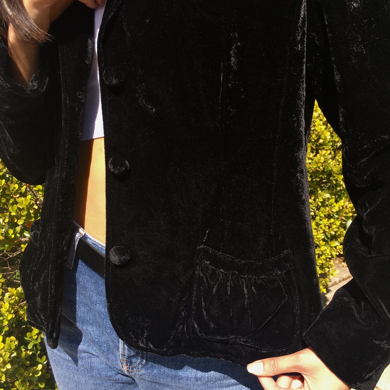 🖤Black Velour Blazer🖤 fits sizes small/medium.... Depop
