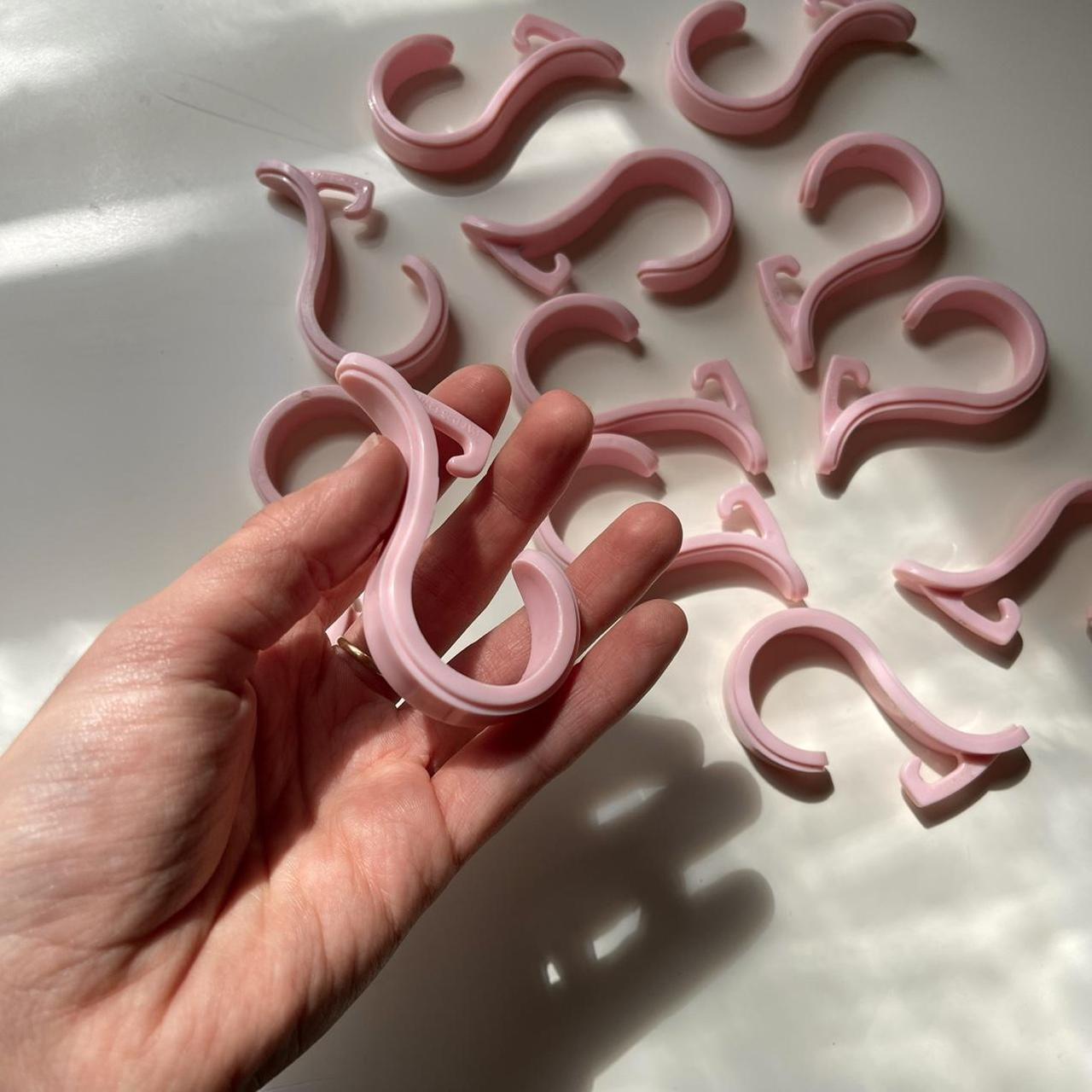 Vintage pink shower hooks Set of 12 Depop
