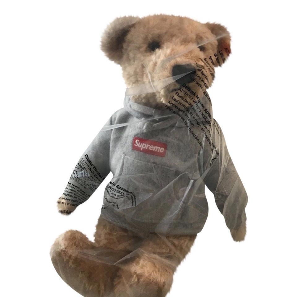 Supreme Steiff bear fw 18 - in hend - box logo bogo... - Depop