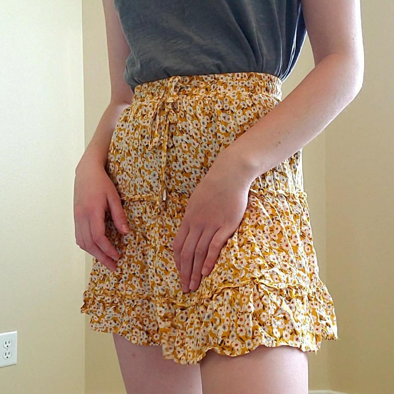 Cute hotsell yellow skirts