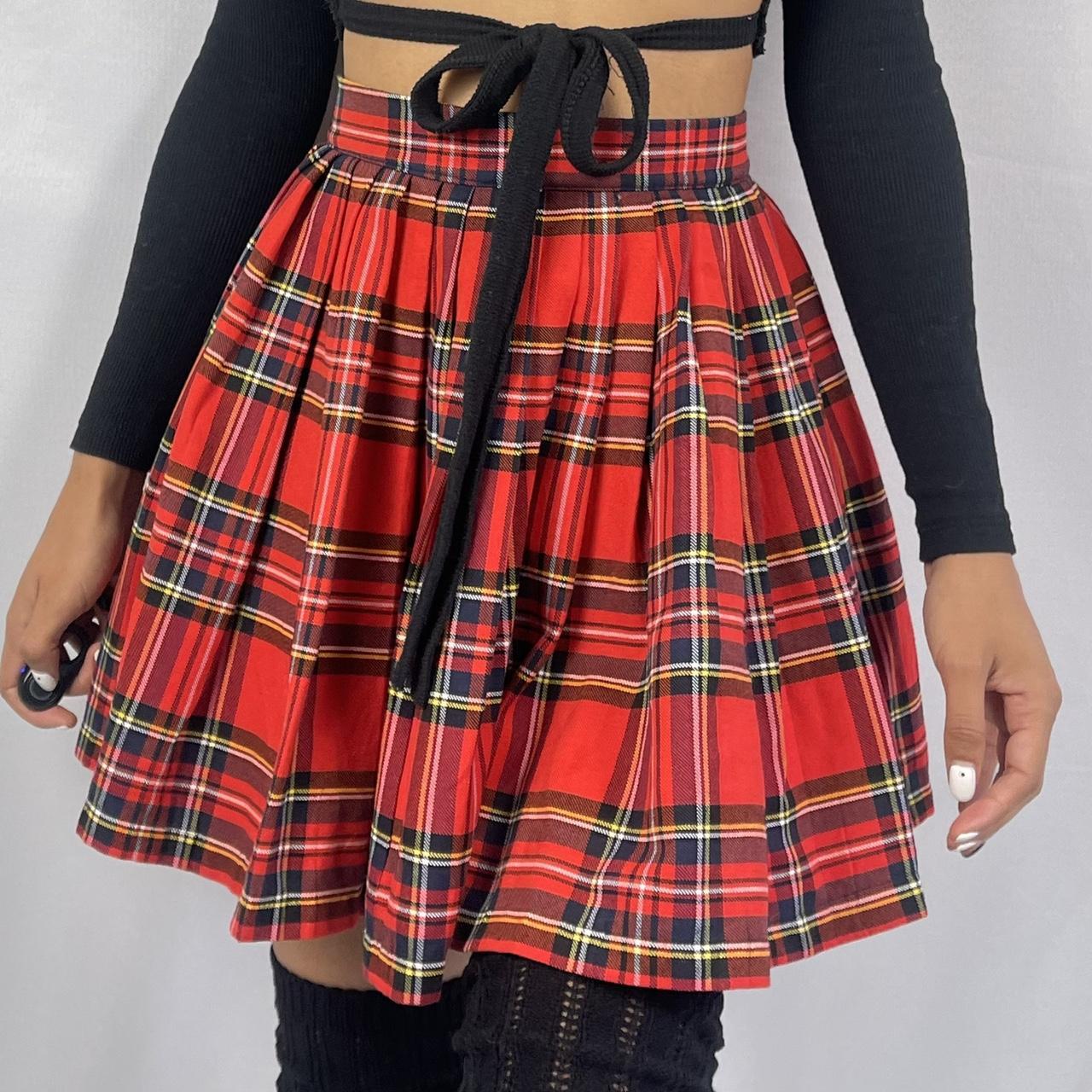 Product Image 2 - VINTAGE MINI SKIRT (XS-S)

ABOUT THE