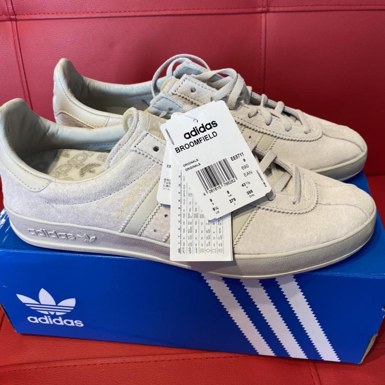 Adidas Brookfield cream uk9 Brand new Depop