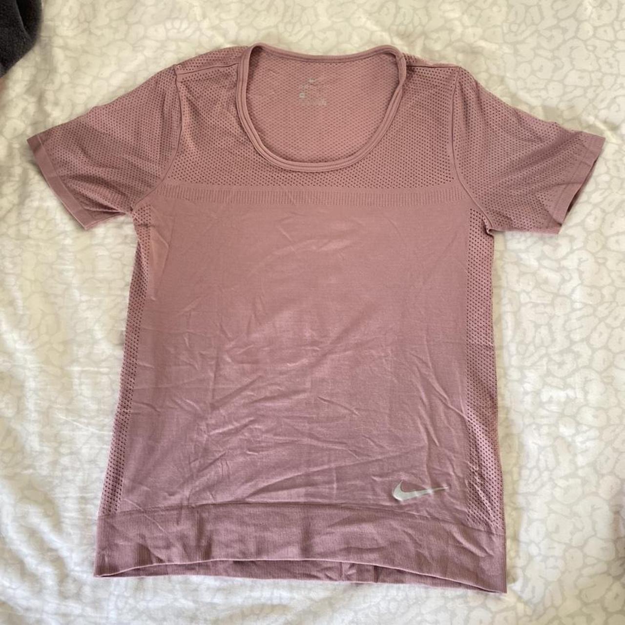 womens nike pink shirt