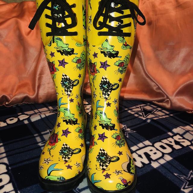 Betsy johnson store rain boots