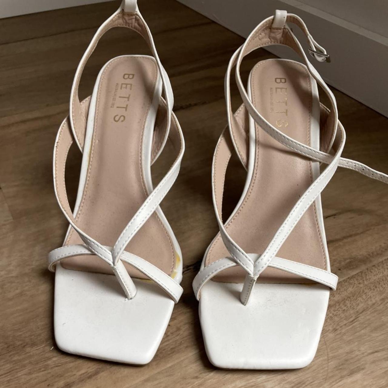 betts seduce low block heel