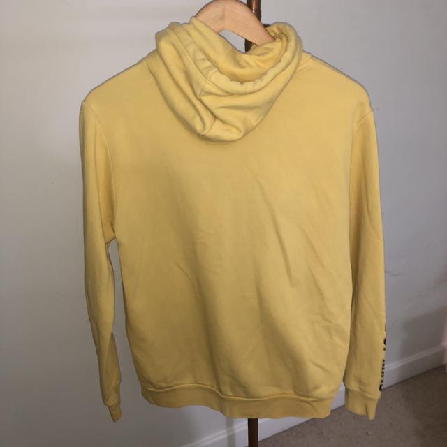 Bershka yellow hot sale hoodie