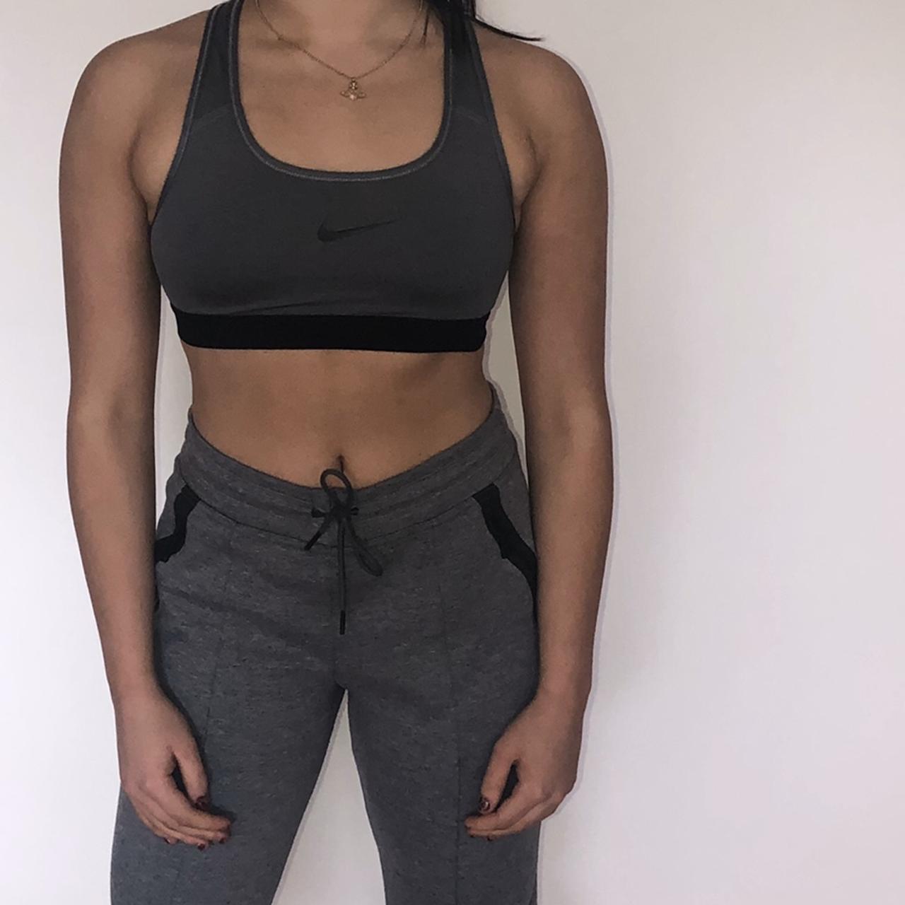 Nike sports bra store bundle