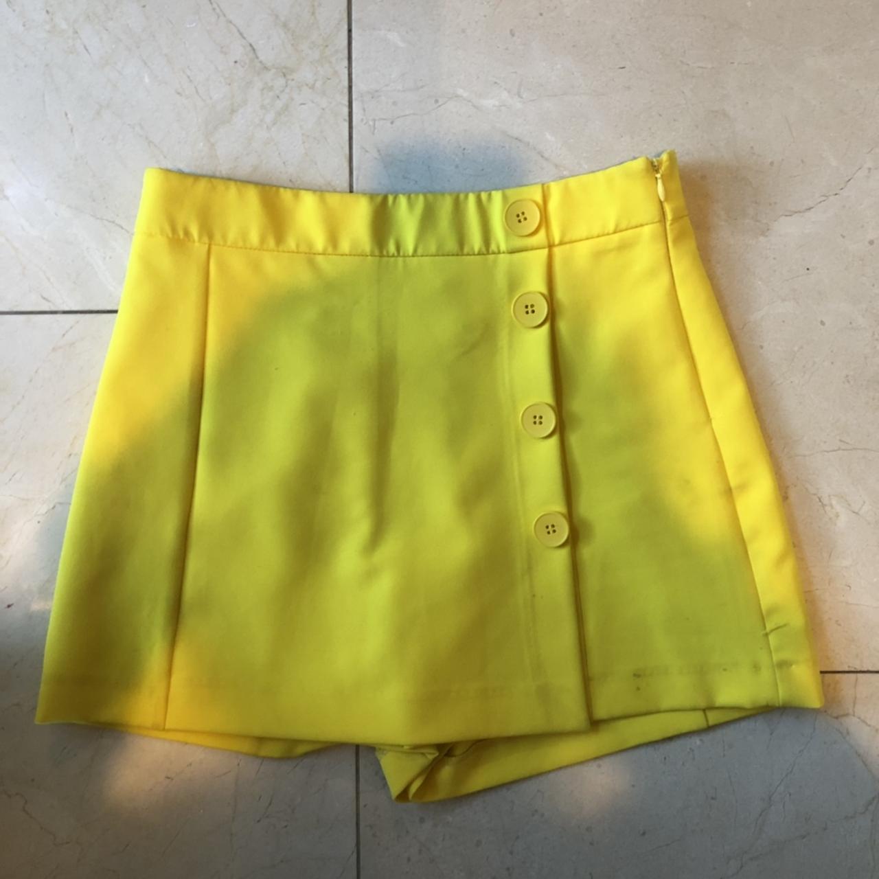 Super cute Zara neon yellow scort (skirt and shorts)... Depop