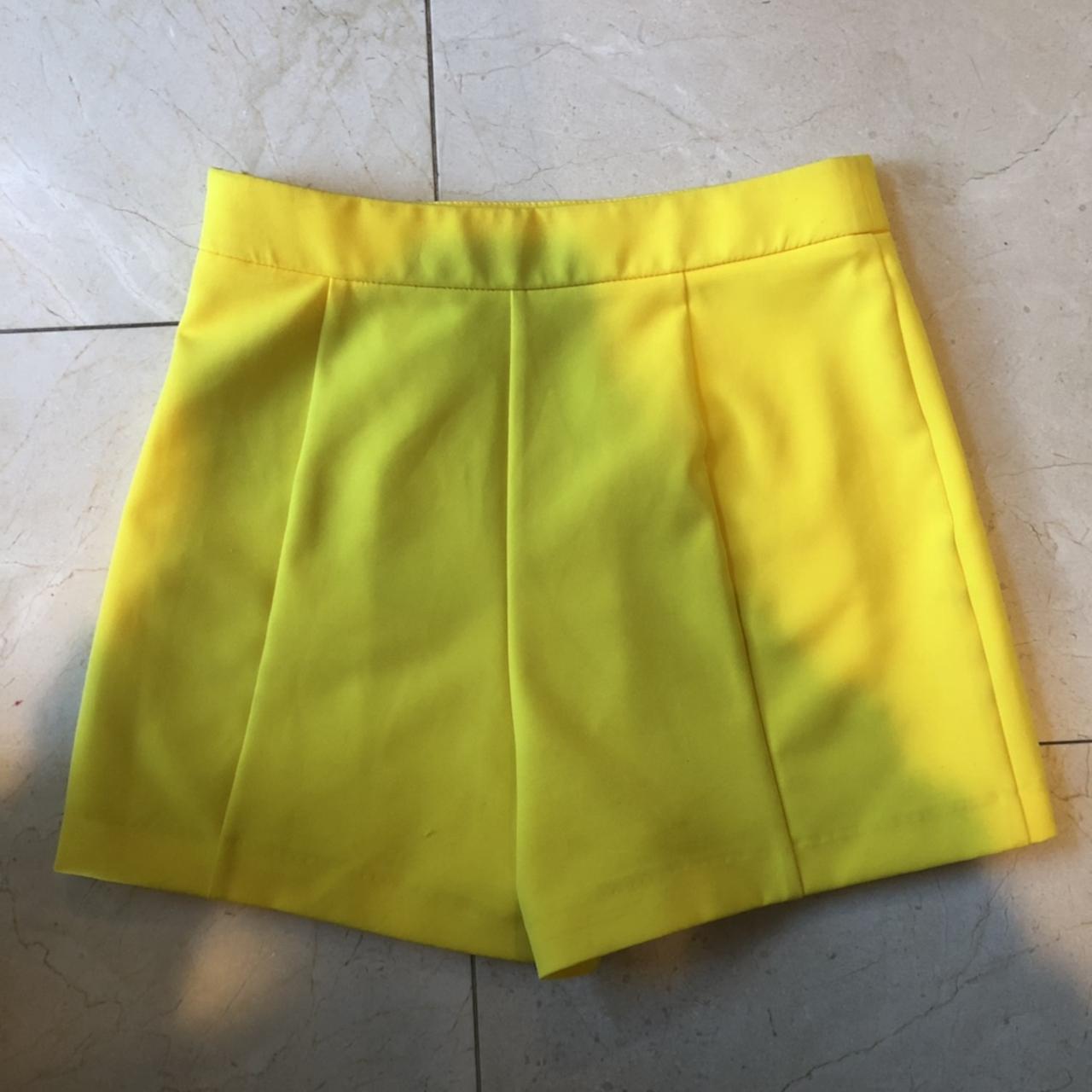Super cute Zara neon yellow scort (skirt and shorts)... Depop
