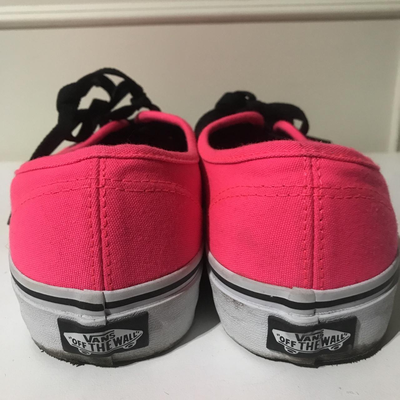 Vans fucsia fluo con lacci neri. Usate pochissimo ed