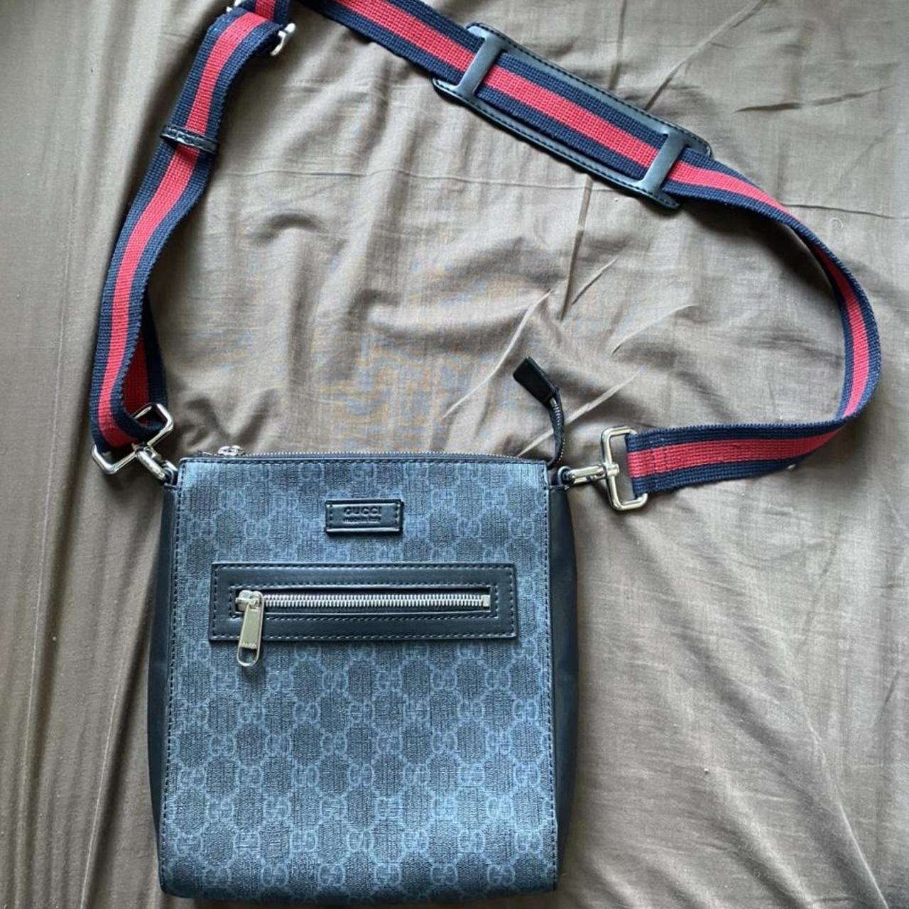 Gucci messenger bag Worn a few times but is in... - Depop