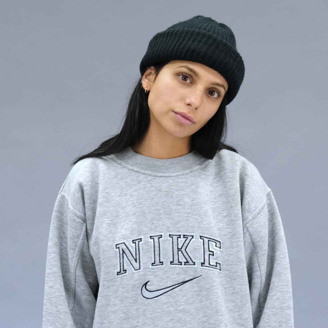 nike sweaters women vintage