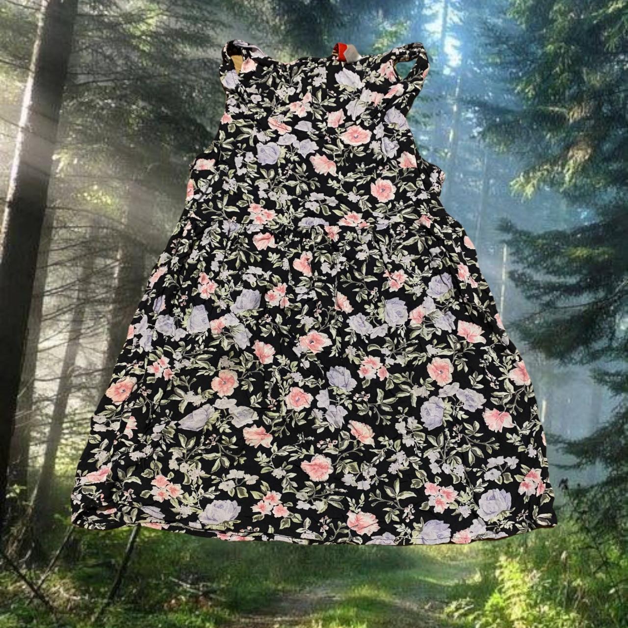 adorable floral patterned babydoll dress has button... Depop