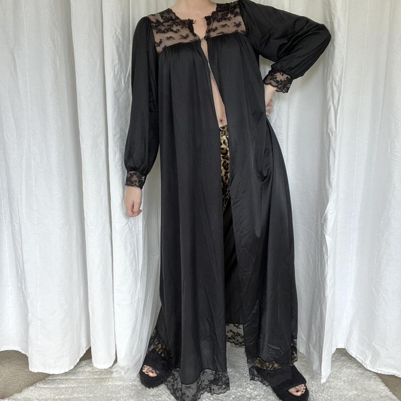 Miss Elaine Women's Black Robe