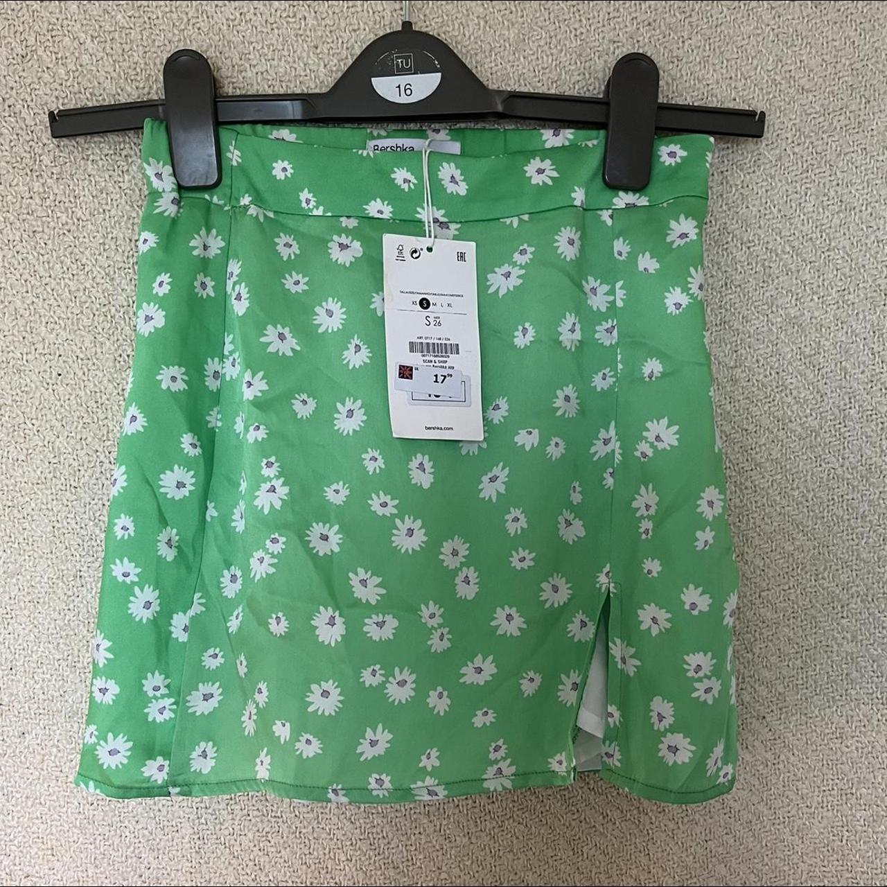 Bershka green flower print skirt in size small but... Depop