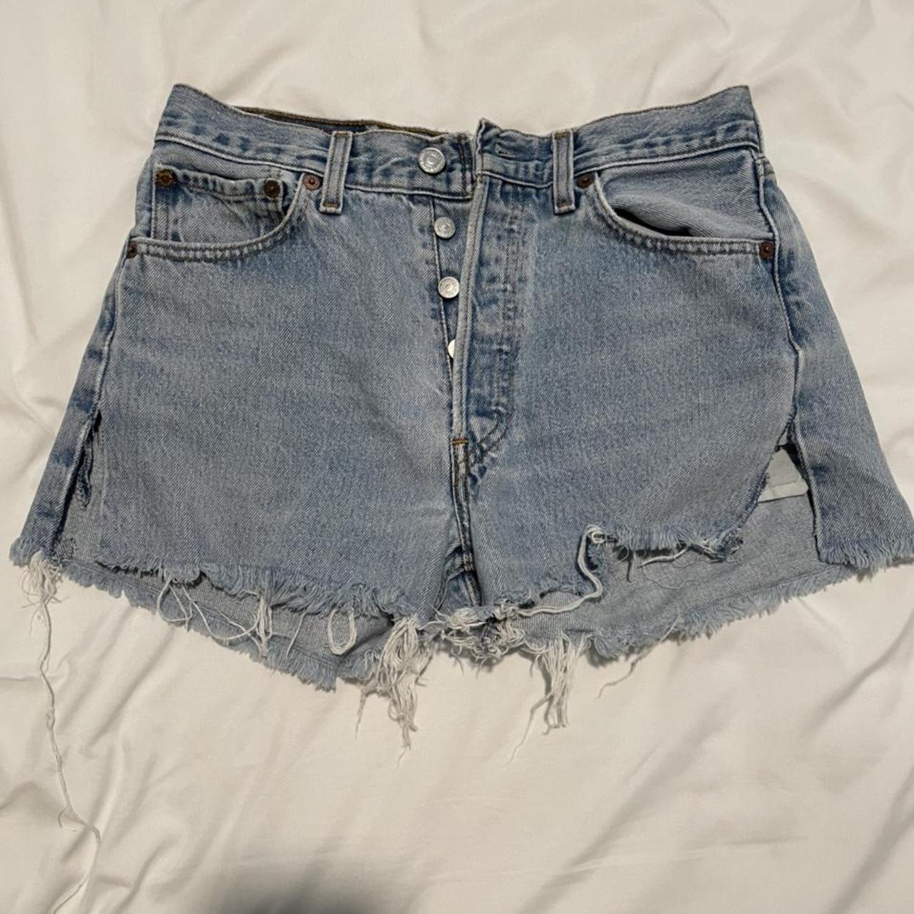 depop levi shorts