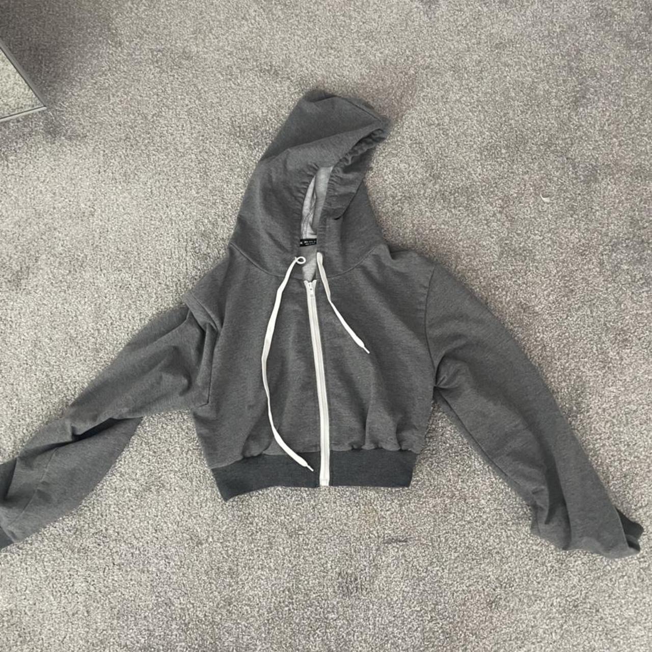 Cropped grey zip up hoodie size s - Depop