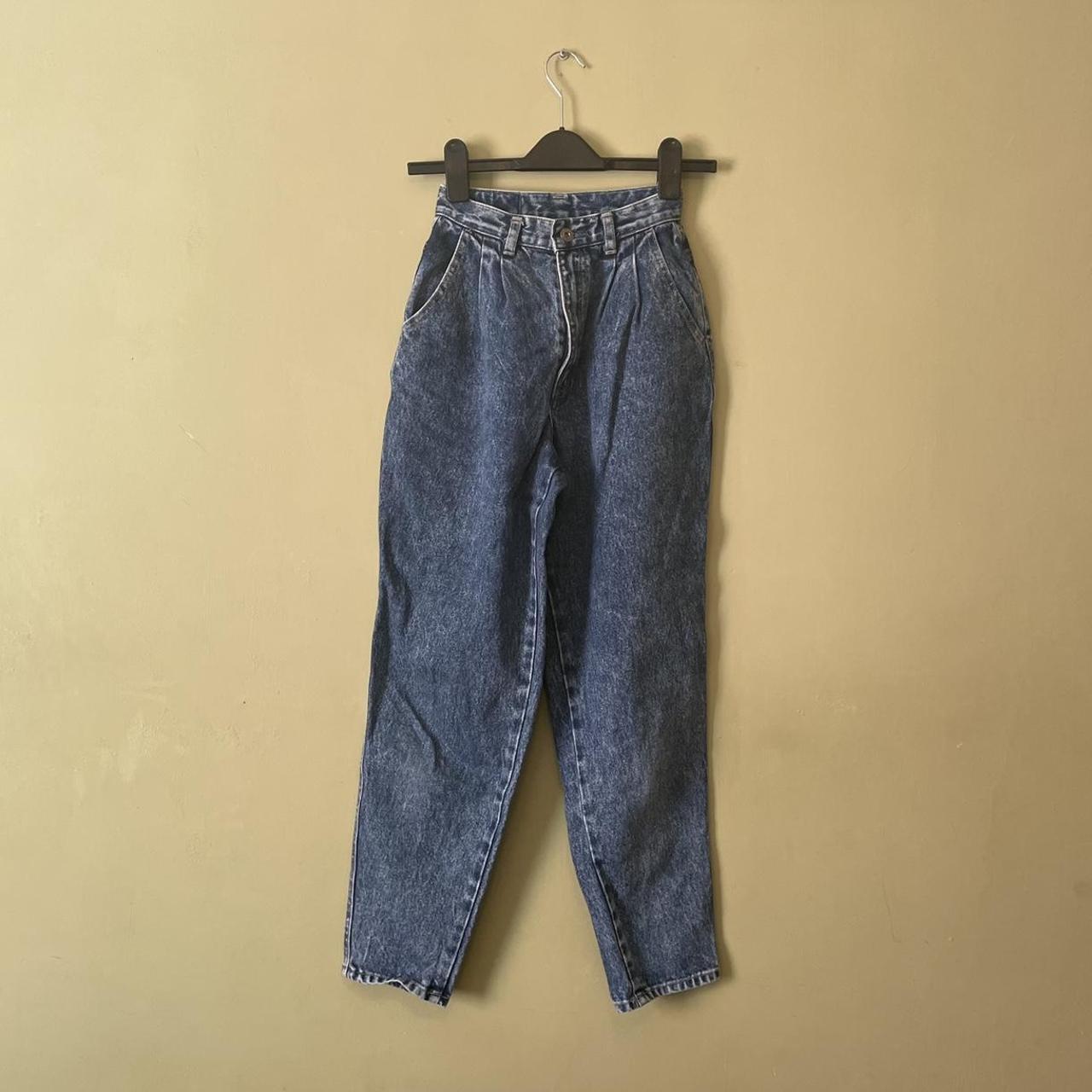 Vintage mom jeans 24W Very high wasted Message me... - Depop