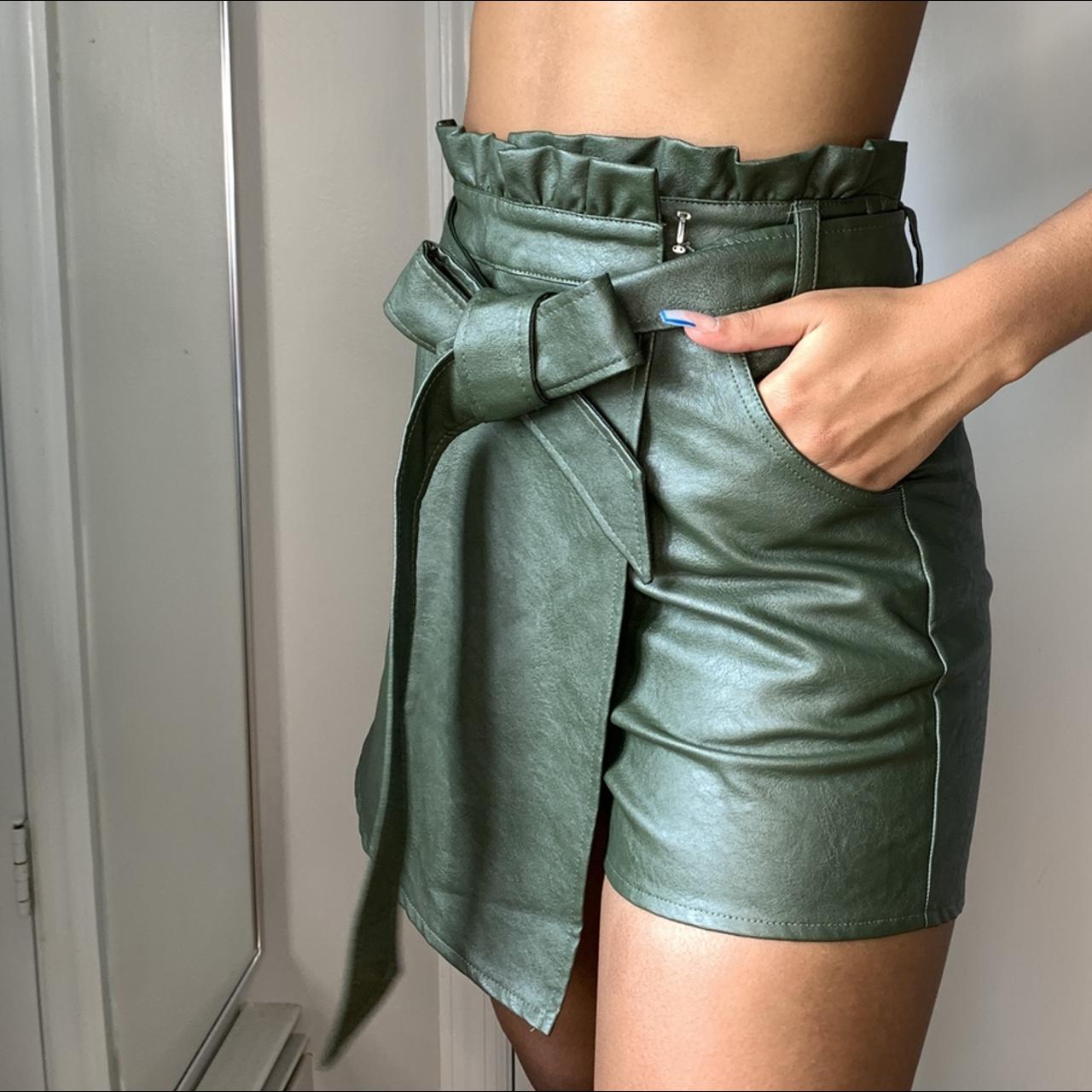 Billieblush Women's Green Shorts (2)