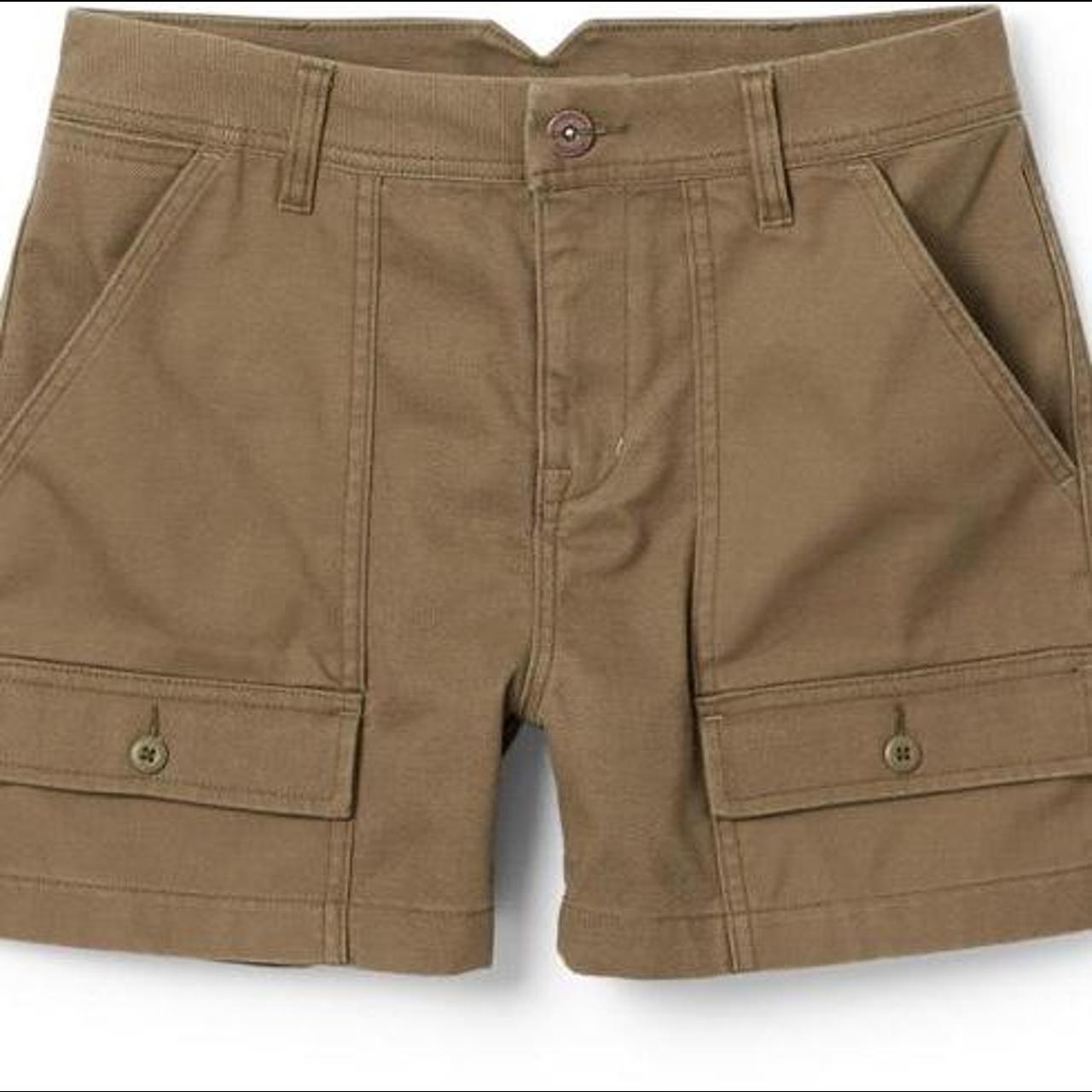 REI Coop Women's Khaki and Green Shorts Depop