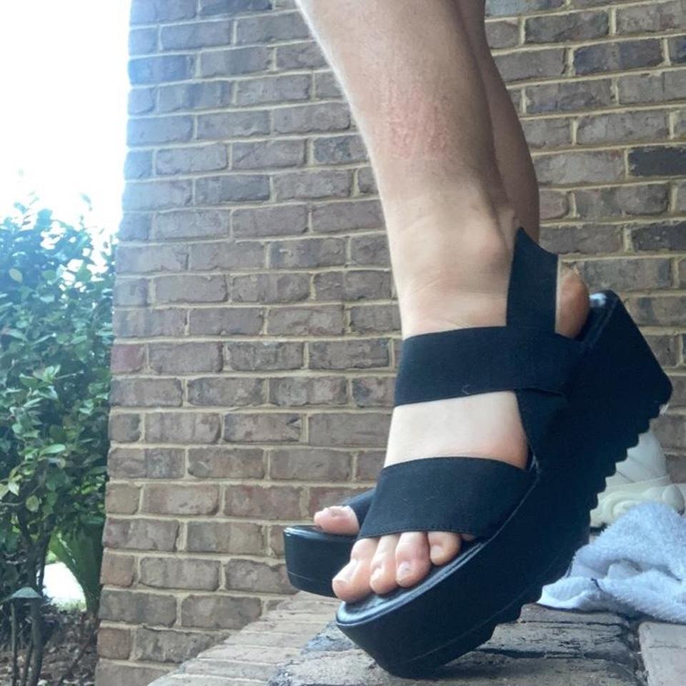 mossimo black platform sandals