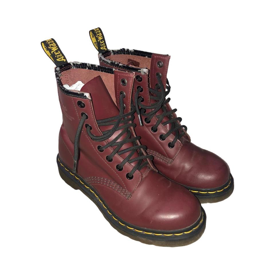 11821 sale doc martens