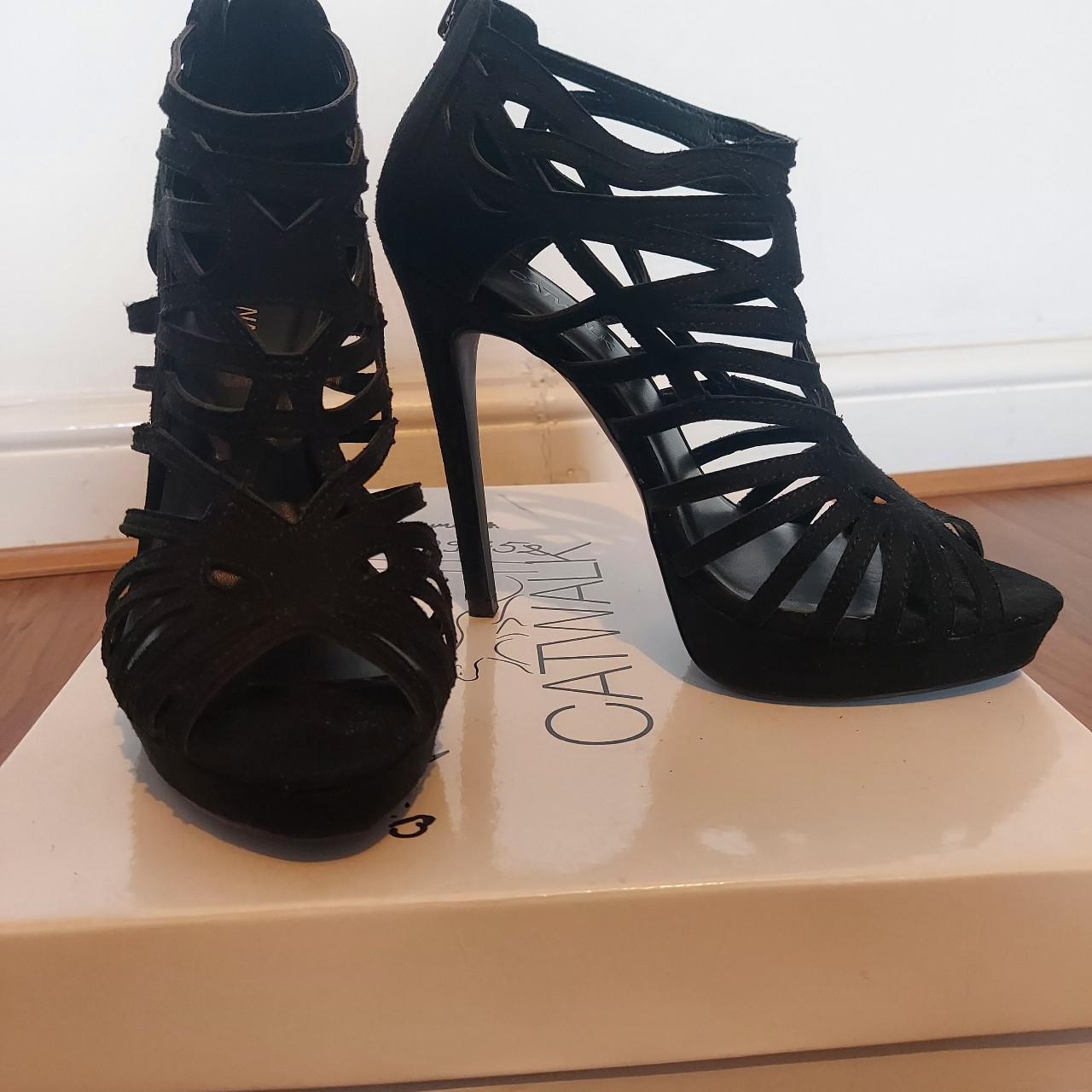 Catwalk best sale black heels