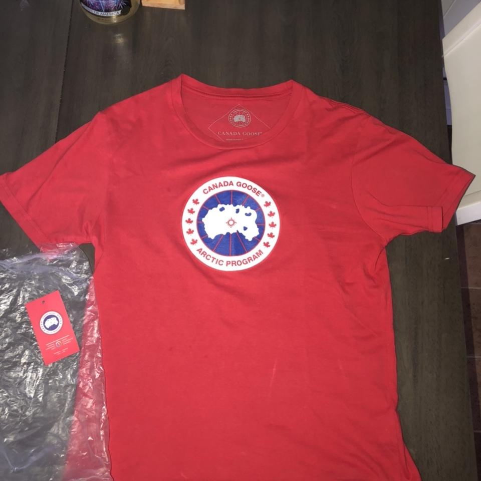 Canada goose discount tee shirt