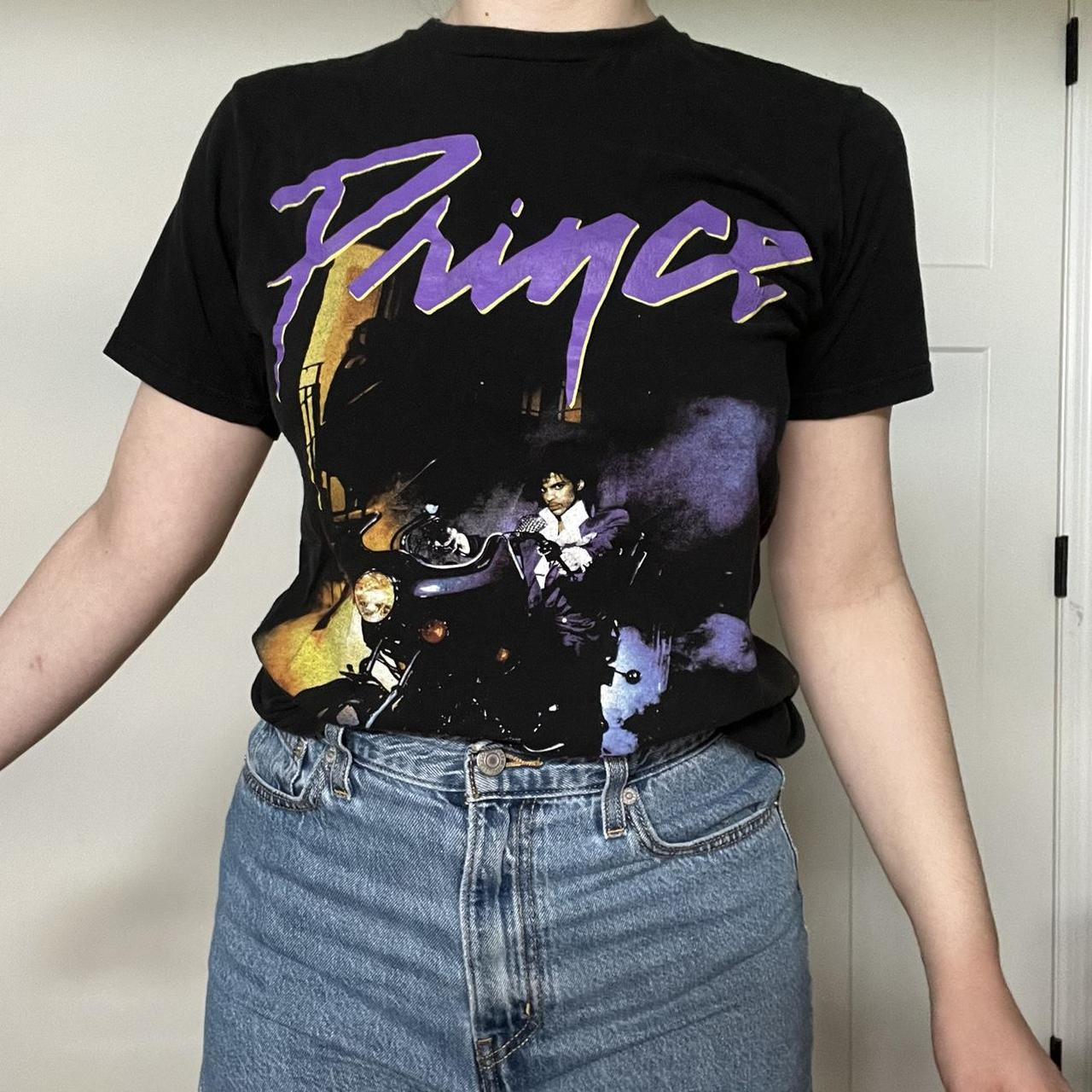 Product Image 1 - PRINCE GRAPHIC TEE

Brand: Prince
Size: Medium
Details: