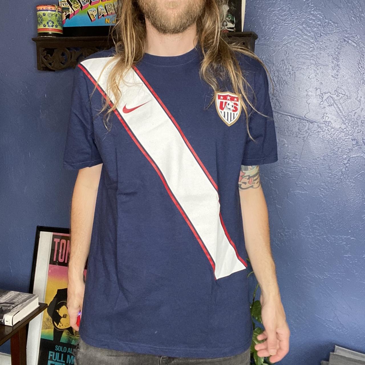 Nike US Soccer T Shirt 2010 Mens Large Blue Preowned... Depop