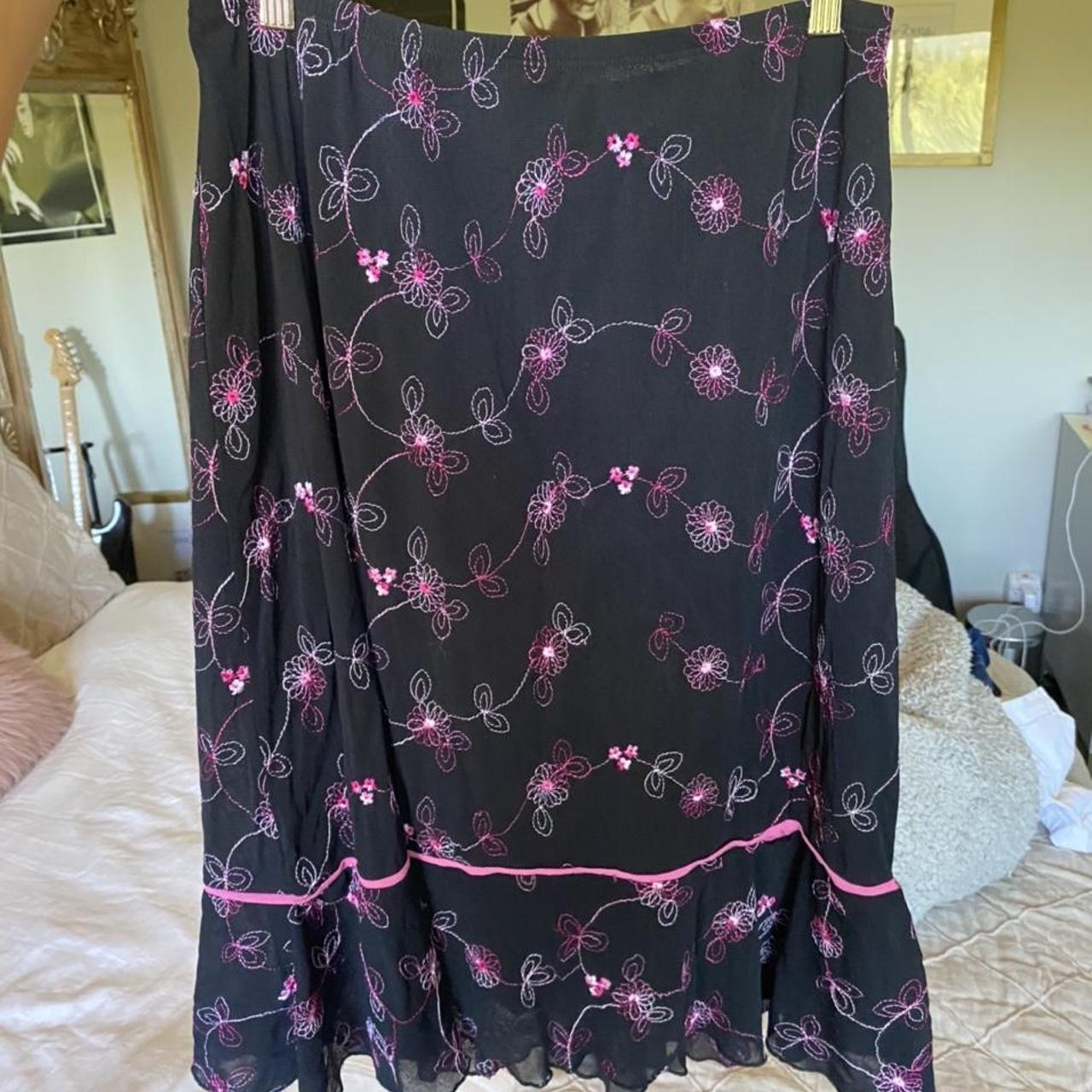 Notations Women's Black and Pink Skirt