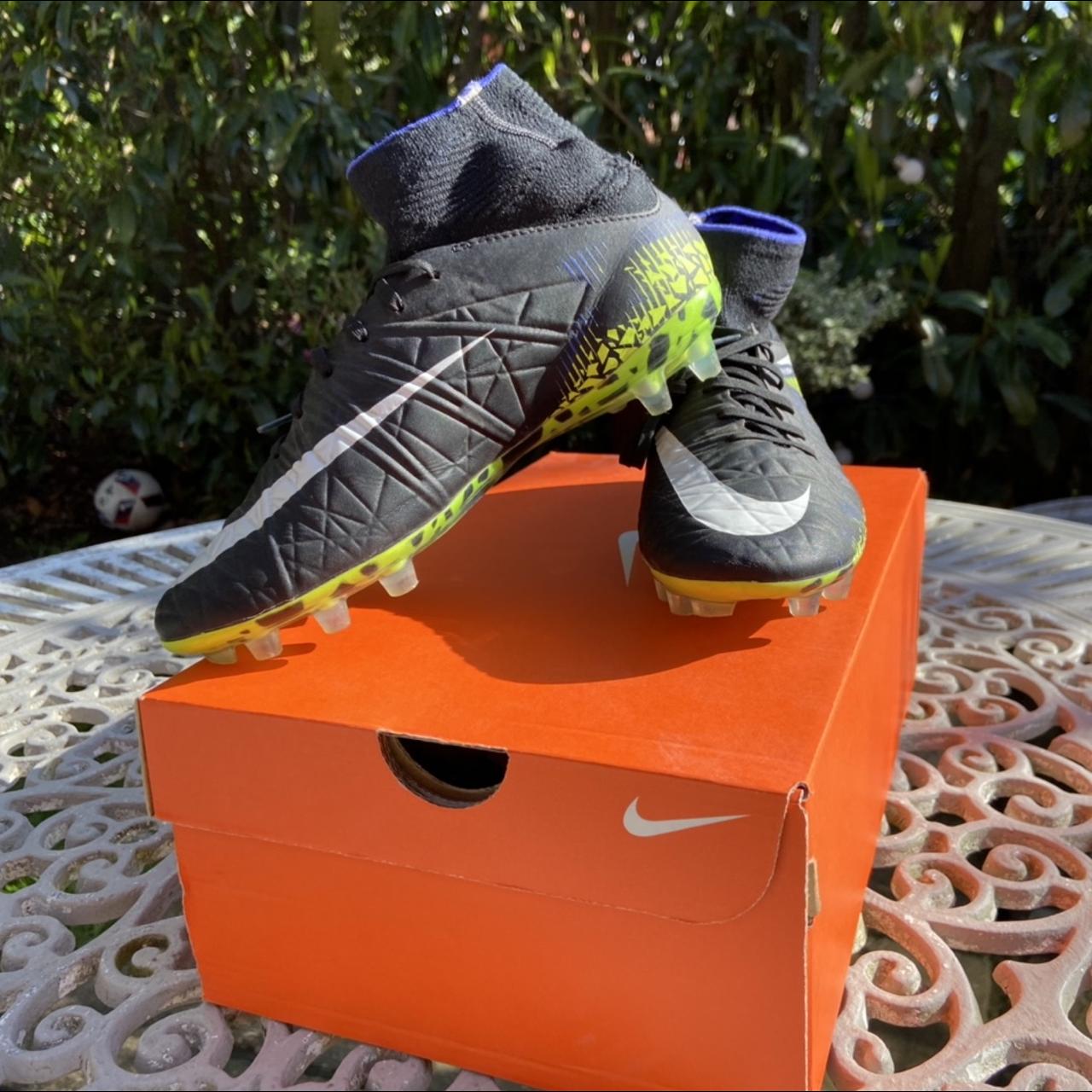 youth nike hypervenom phantom 2