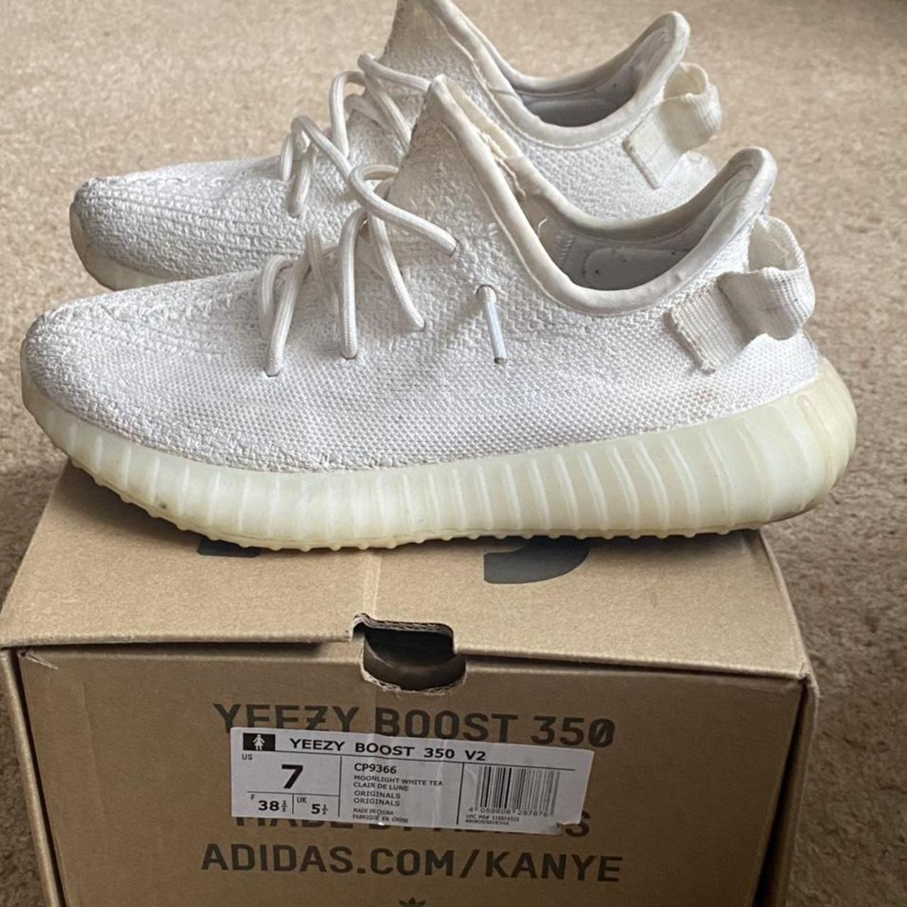 yeezy triple white size 4