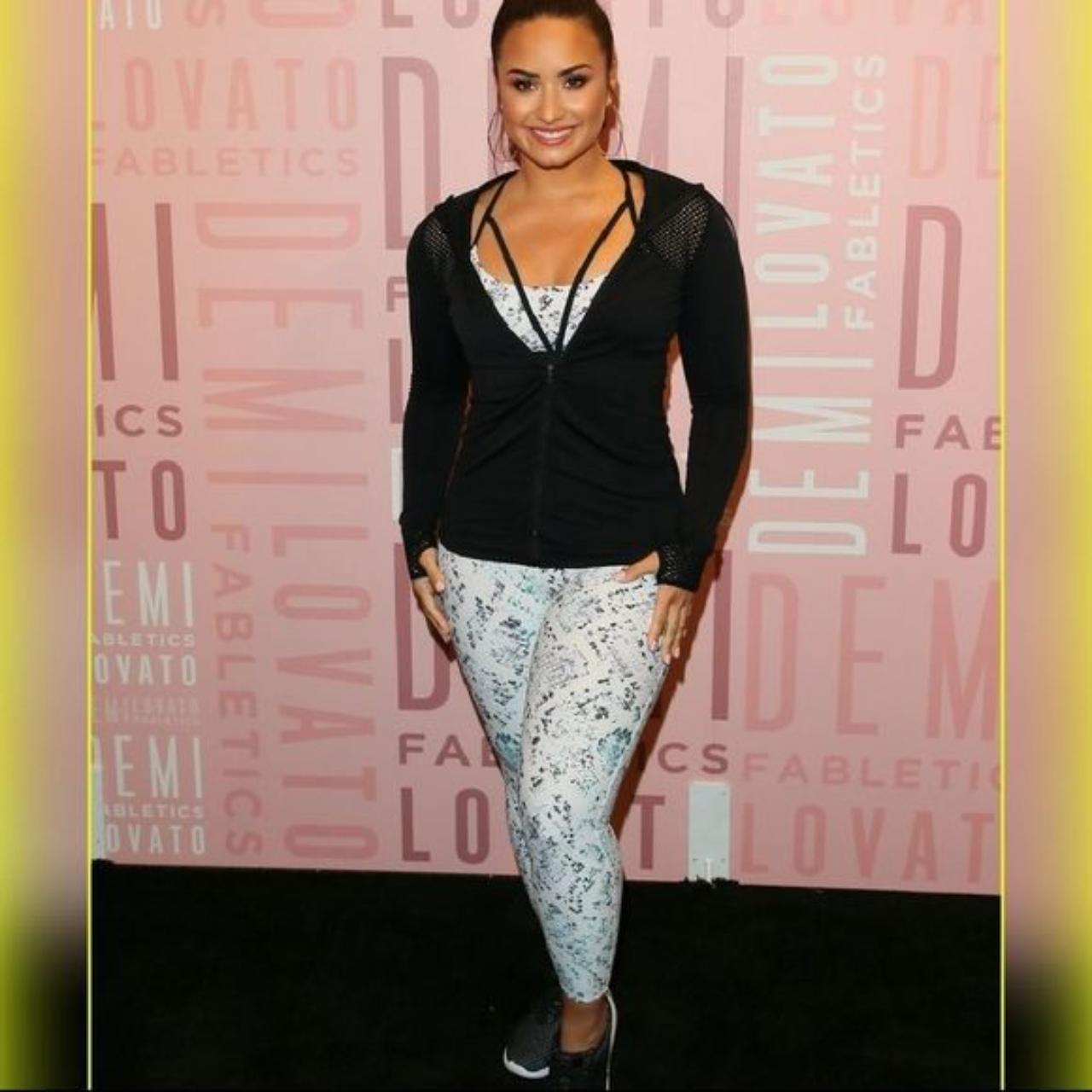 Demi Lovato: Pink Sports Bra & Tights