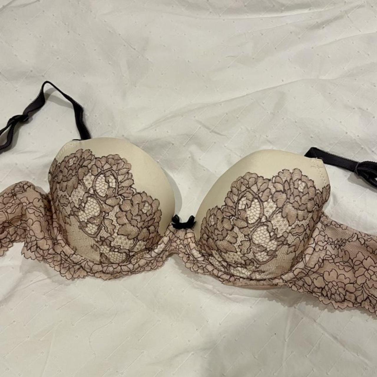 Pink lace Victoria’s Secret bra #lingerie #VS... - Depop