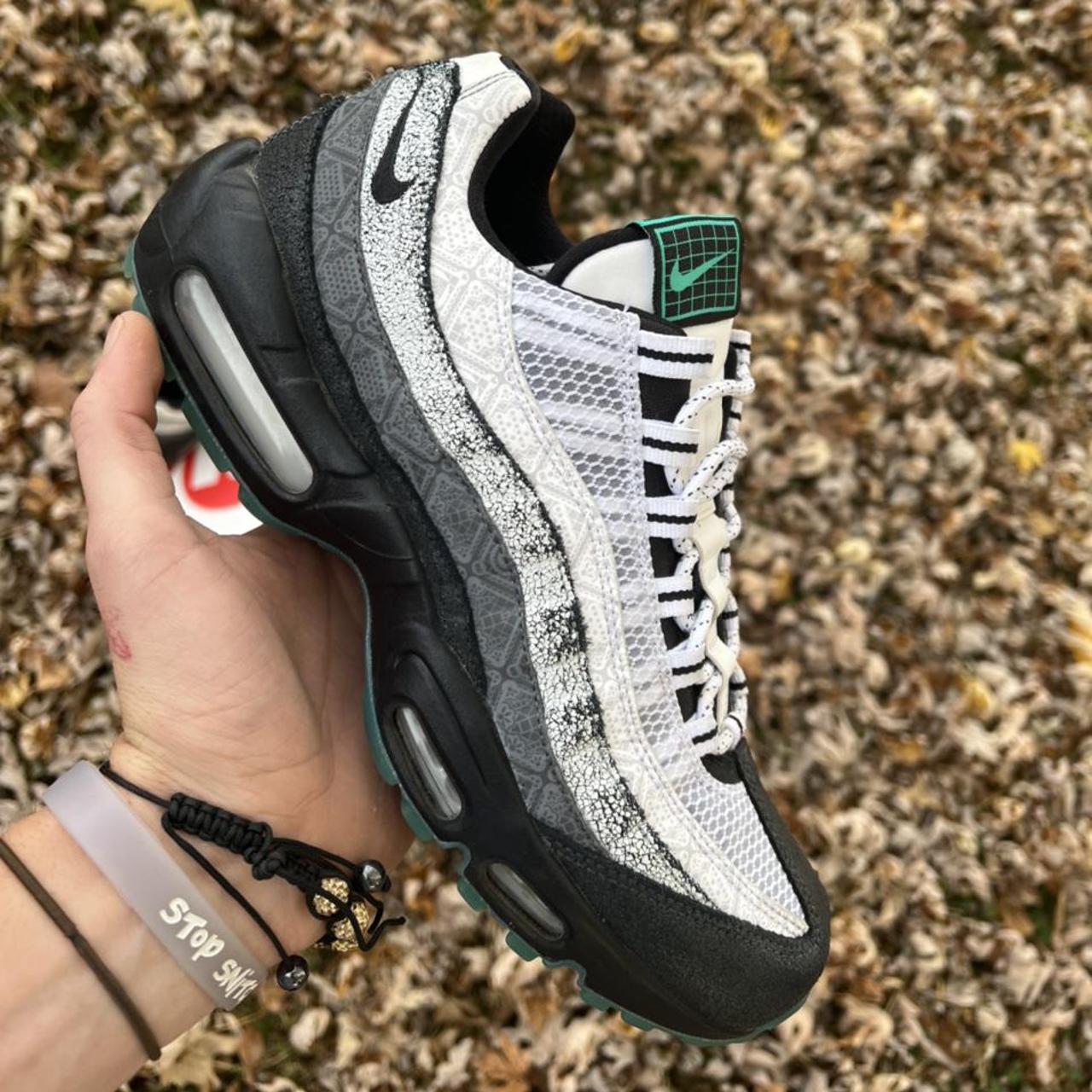 Air max 95 day of the dead!, 9.9/10 condition!! , Size...