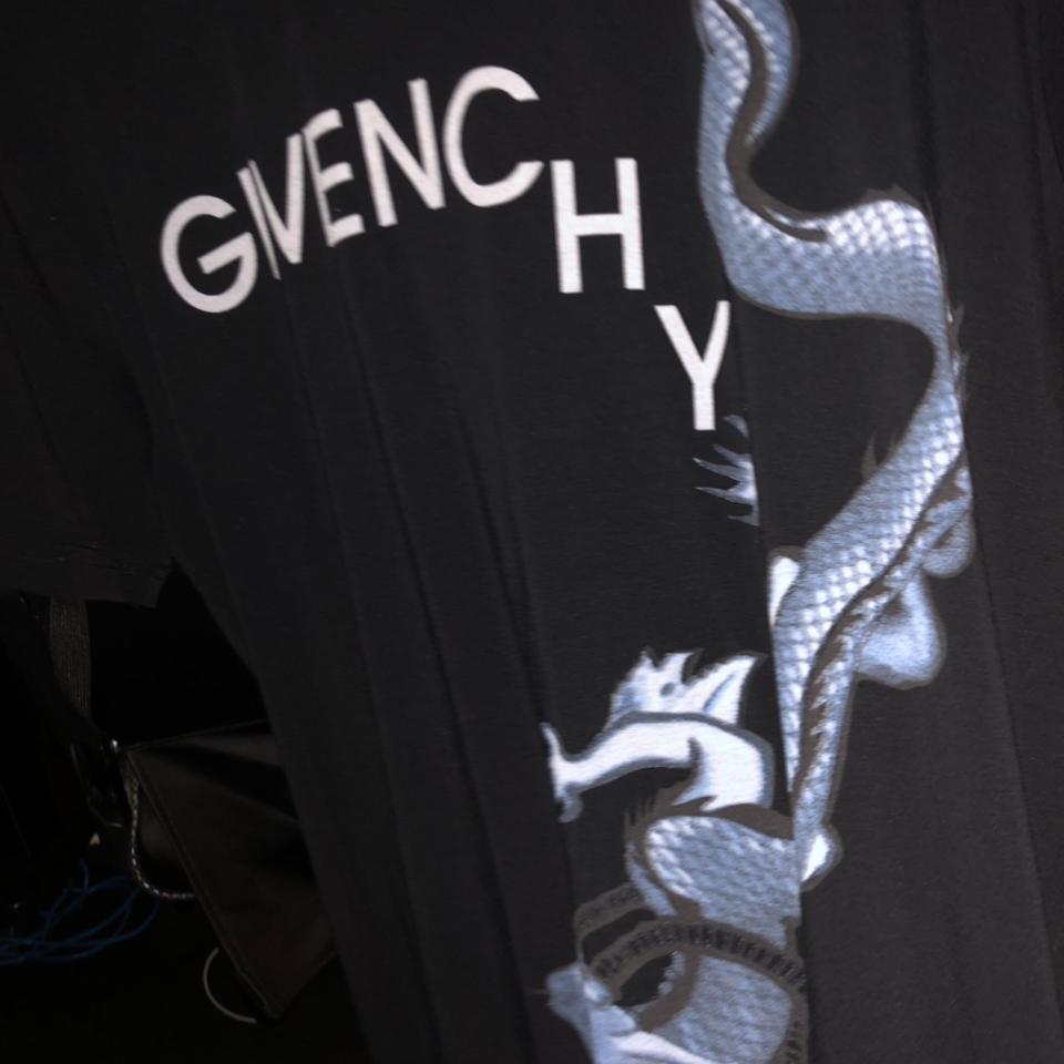 Givenchy blue dragon t shirt Size UK small Perfect. Depop