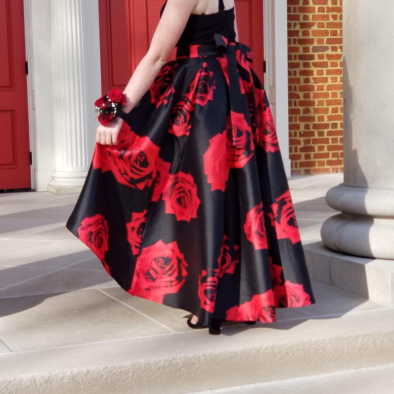 Prom dress black with red clearance roses