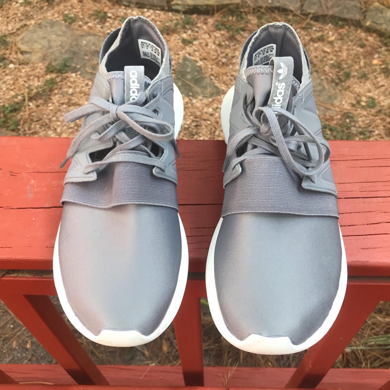 Adidas sneakers size 9 Depop