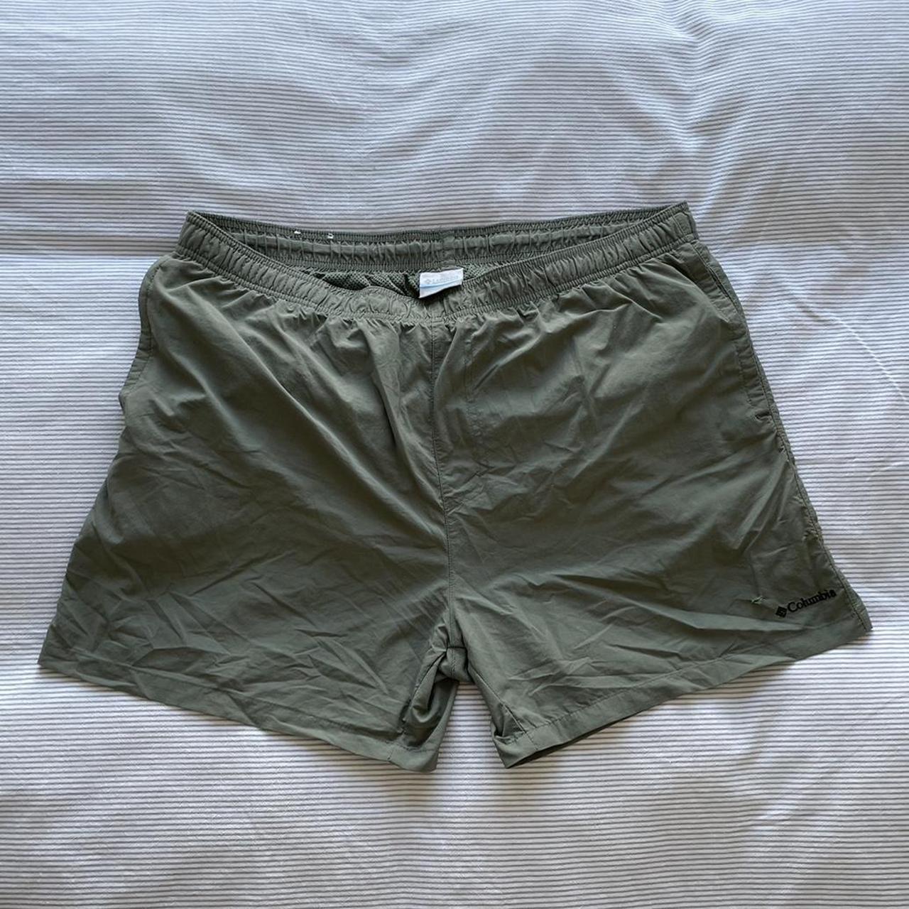 Columbia Sportswear Men's Khaki Shorts Depop