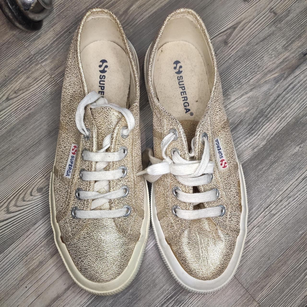 Superga dorate numero 38 come nuove - Depop