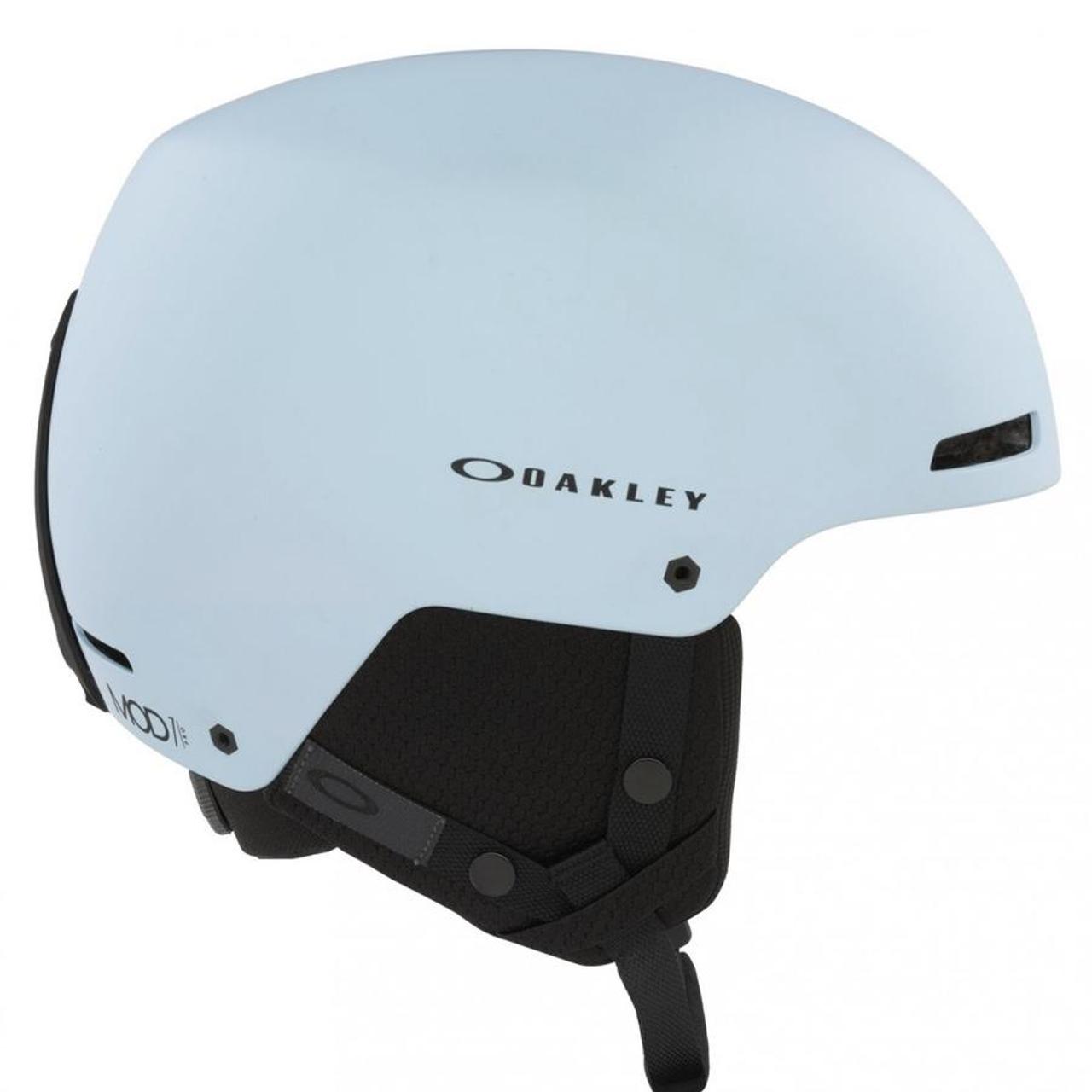 Oakley Ski Helmet Mod 1 Size XL Fashionable and... Depop